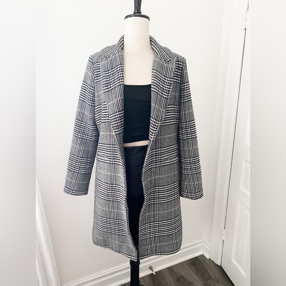 Joe Fresh White and Black Plaid Coat, Size Small - Picture 2 of 10